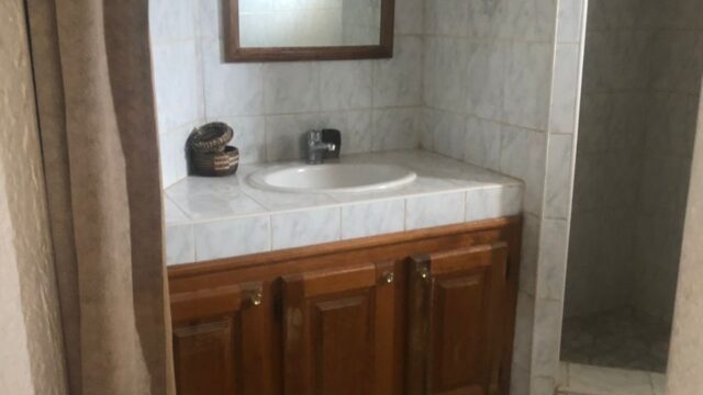 Villa 3 Chambres en Location à Saly