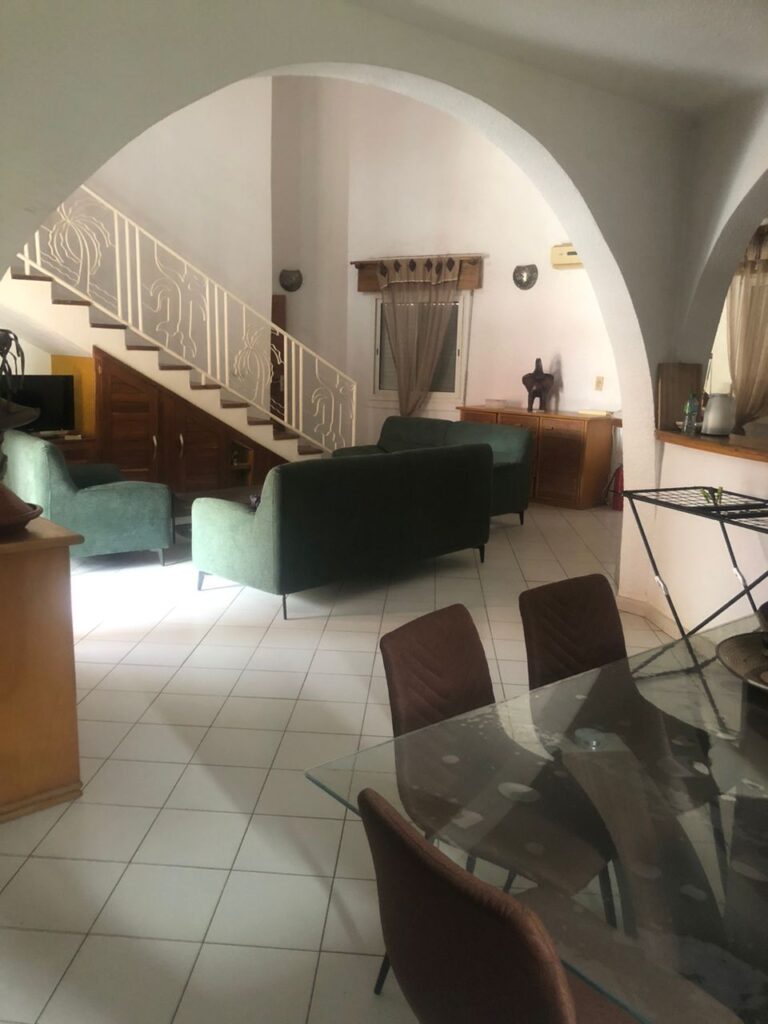 Villa 3 Chambres en Location à Saly (20)