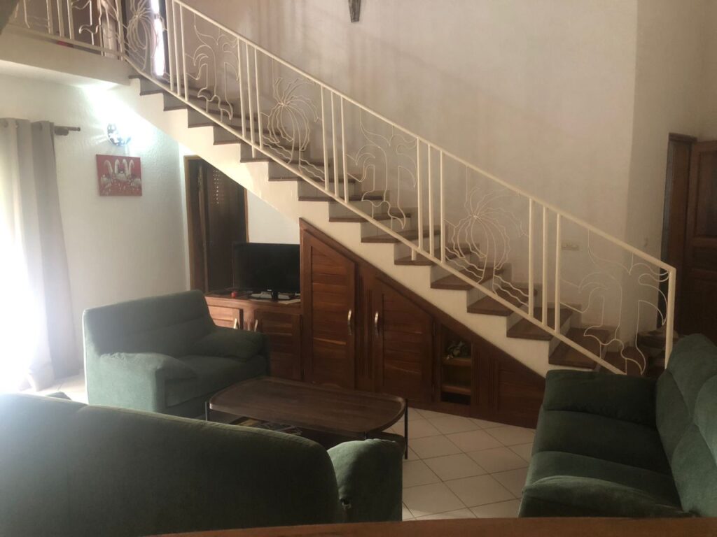 Villa 3 Chambres en Location à Saly (24)