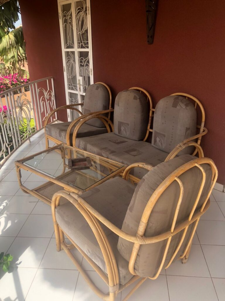 Villa 3 Chambres en Location à Saly